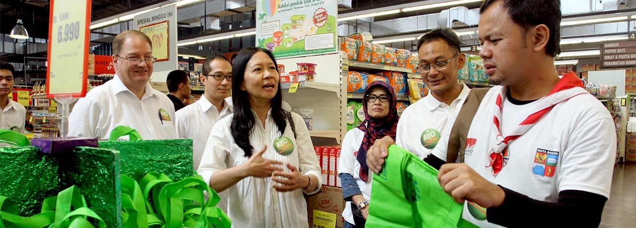 Peluncuran kantong plastik tidak gratis di Bogor