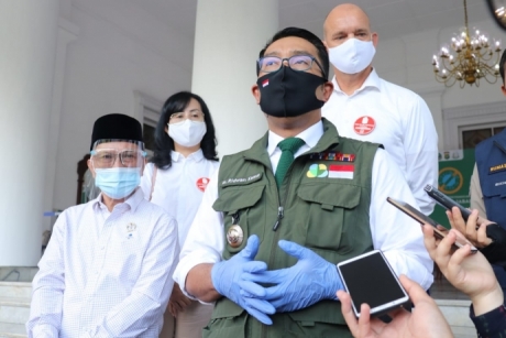 Super Indo Serahkan Bantuan untuk Dukung Penanganan Covid-19 di Provinsi Jawa Barat