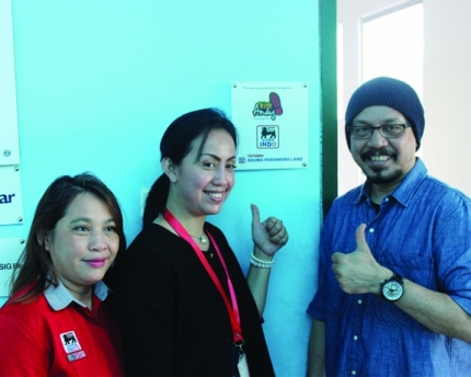 Donasi pelanggan Super Indo kepada Yayasan Hidung Merah