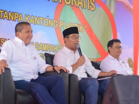 Peluncuran kantong plastik tidak gratis di Bandung