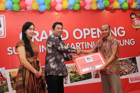 Bersama Kick Andy Foundation, Super Indo serahkan bantuan di Bandar Lampung