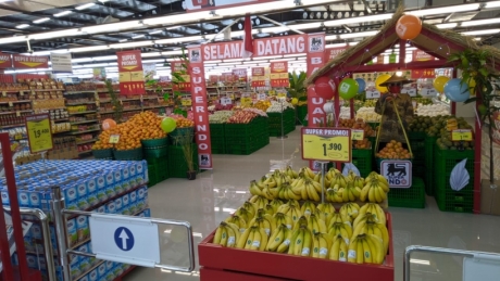 Super Indo Supermarket Siap Melayani Warga Solo